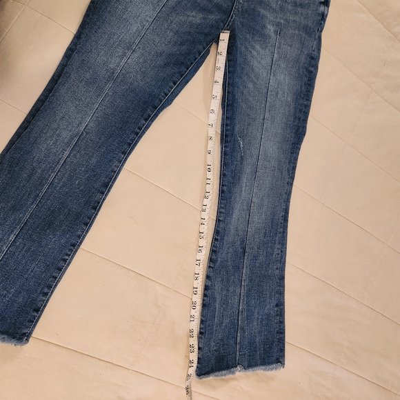 DL1961 Jeans, Lara Instasculpt Cropped Flare Jeans Front Seam, Pintuck Sz 29 EUC - Picture 15 of 16